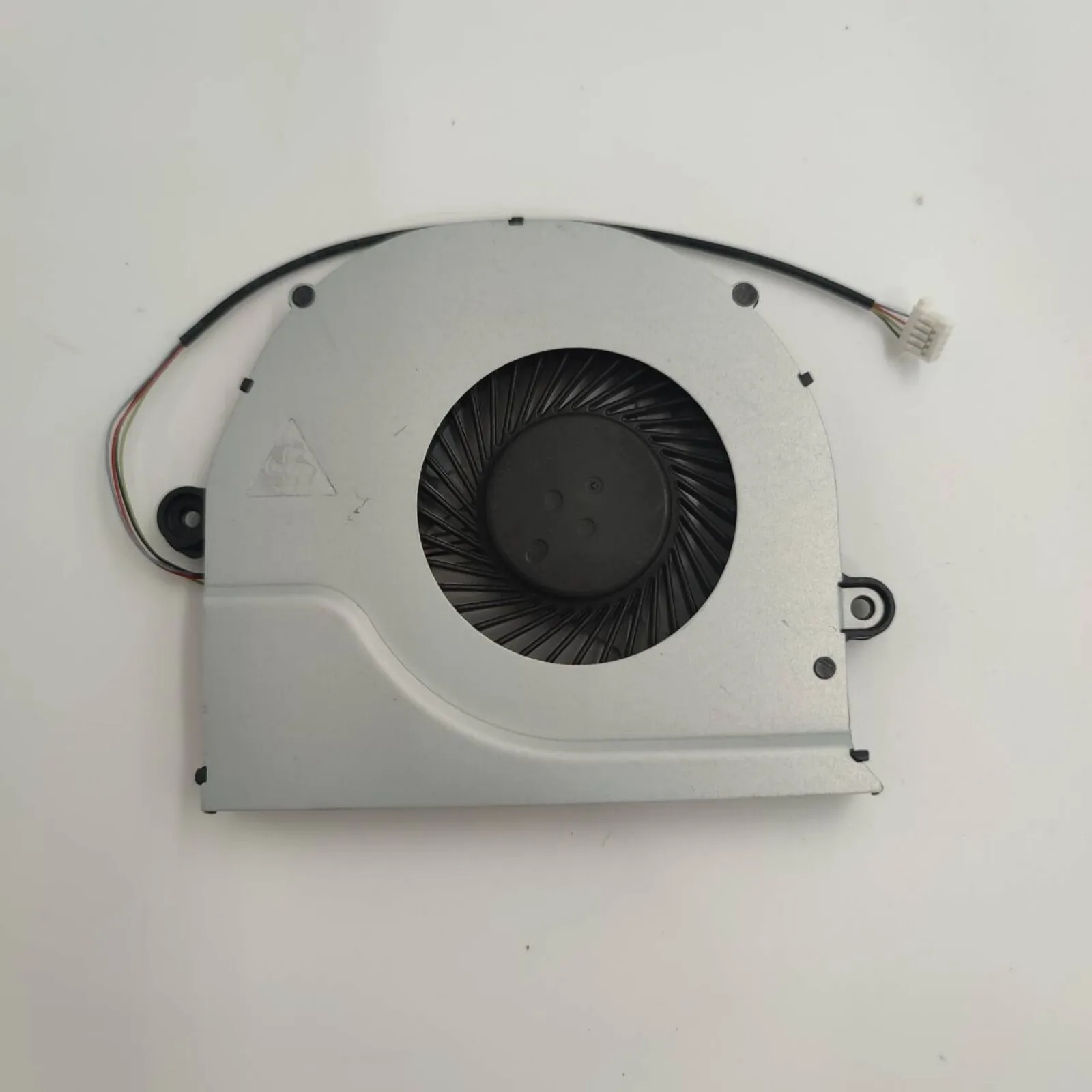 

Вентилятор охлаждения процессора ноутбука ASUS FX503 FX503V FX503VD FX63 FX63V FX63VD FZ63 FZ63V 13NB0GI0AP0701 DFS541105FC0T-FK6P DIS DC5V0.5A