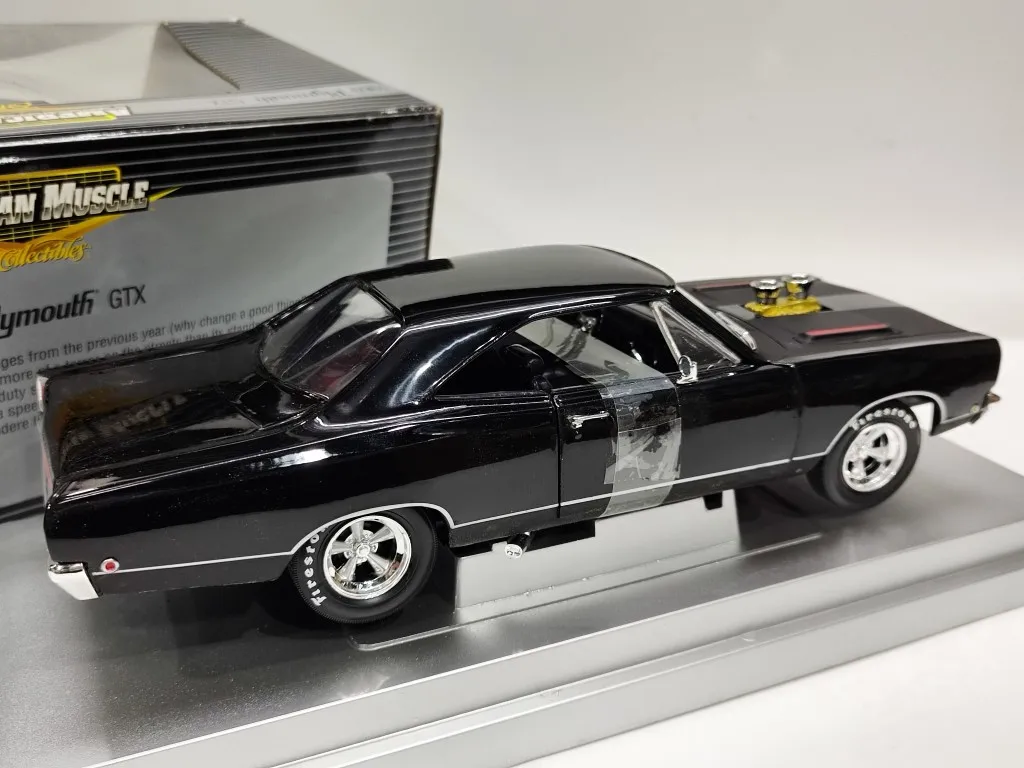 ERTL 1:18 Plymouth GTX Black Muscle Car Alloy Fully Open Simulation Limited Edition Alloy Metal Static Car Model Toy Gift