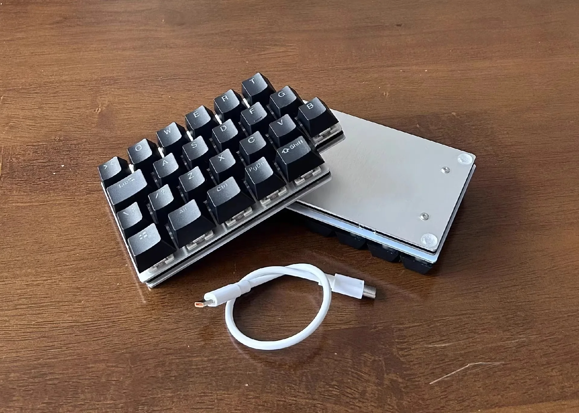 K45 メカニカルキーボード 40% レイアウト有線ゲーミングキーボード