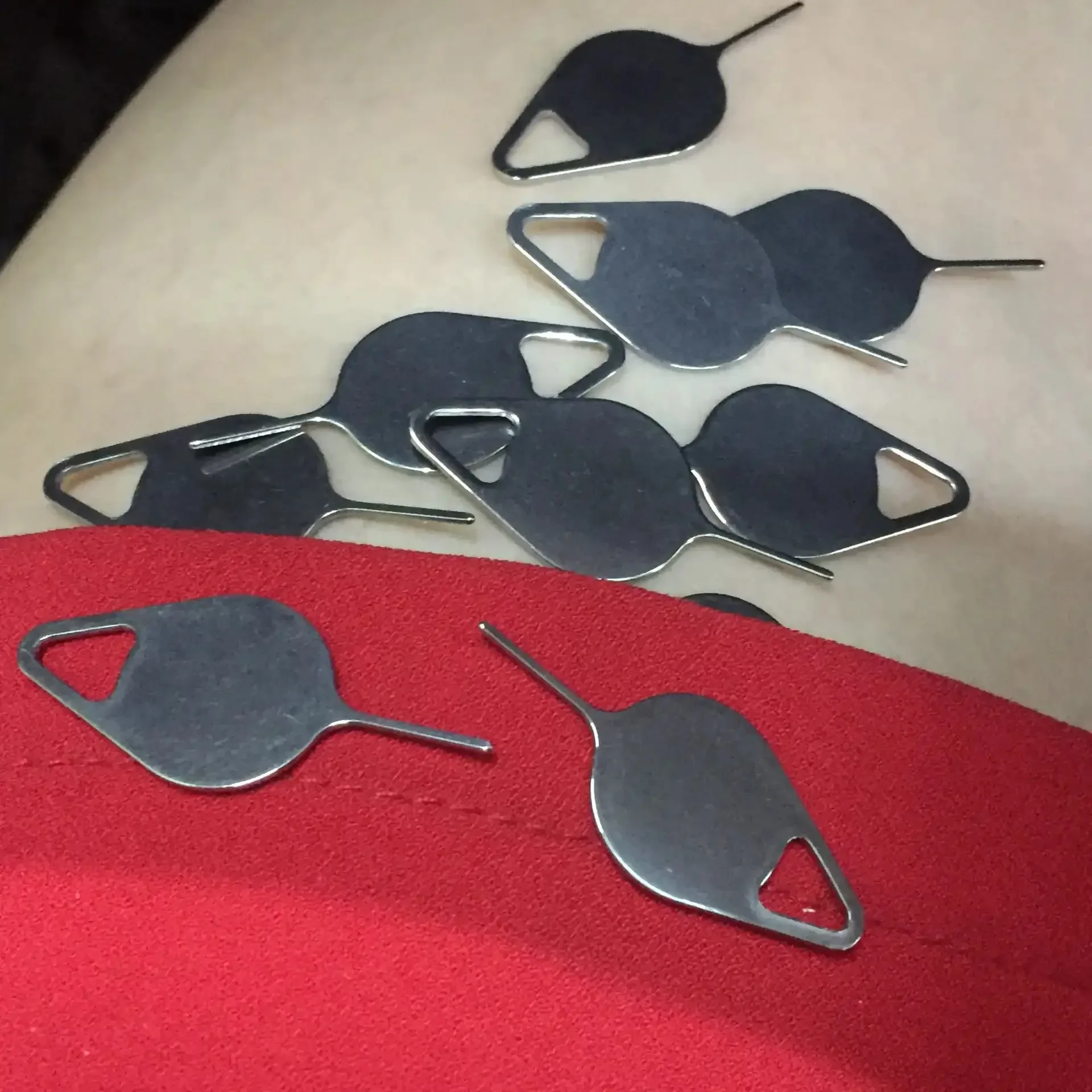 

Высококачественная игла для карточек по индивидуальному заказу для мобильных телефонов Android и Apple, металлический продукт с булавкой из нержавеющей стали