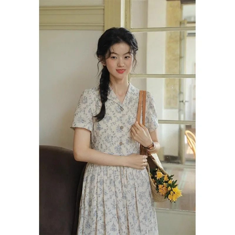 

French Retro Floral Mid-length Style for Women with Waist-hugging and Short-sleeved A-line Dress