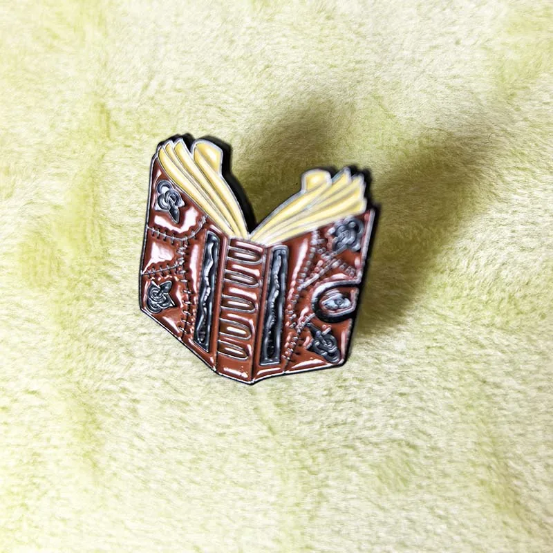 

50pcs 90's Nostalgia Enamel Pins and Badge Spell Book Brooch Halloween Lapel Metal Craft Gift