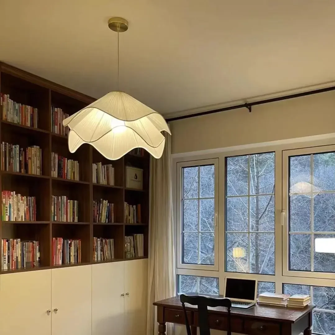 

Cream Restaurant Chandelier Design Creative Unique French Vintage Living Room Bedroom Minimalist Fabric Petal Niche New Arrival
