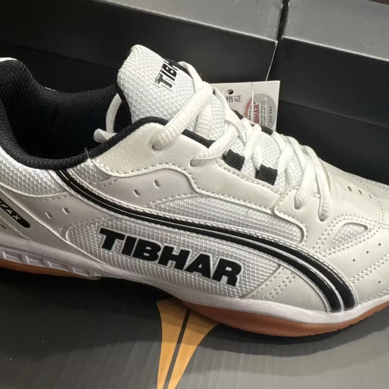 

2026 Men Professional Table Tennis Shoes Women Kids Tennis Sneakers Light Weight Badminton Footwears