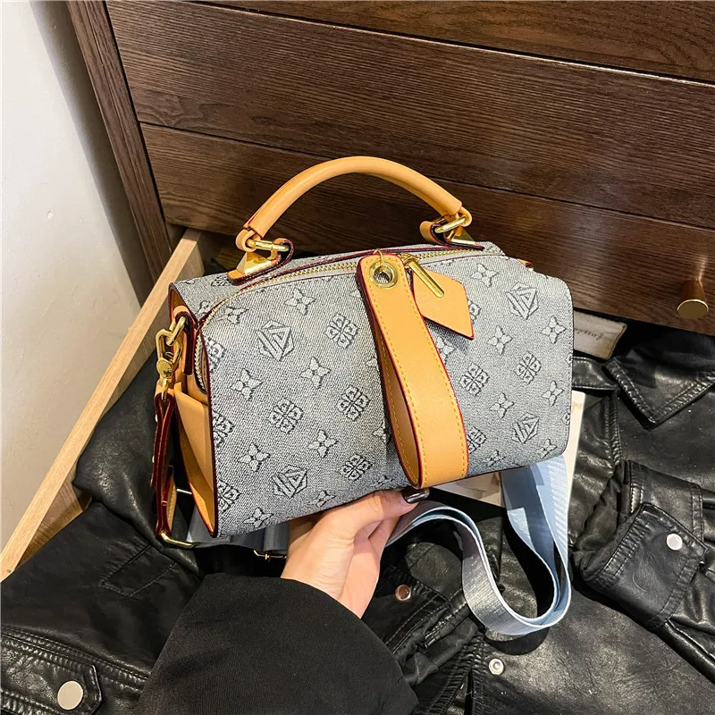 

Premium Retro Monogram Boston Bag - Women's Fashion Handbag, Versatile Pillow Bag & Shoulder/Crossbody Style