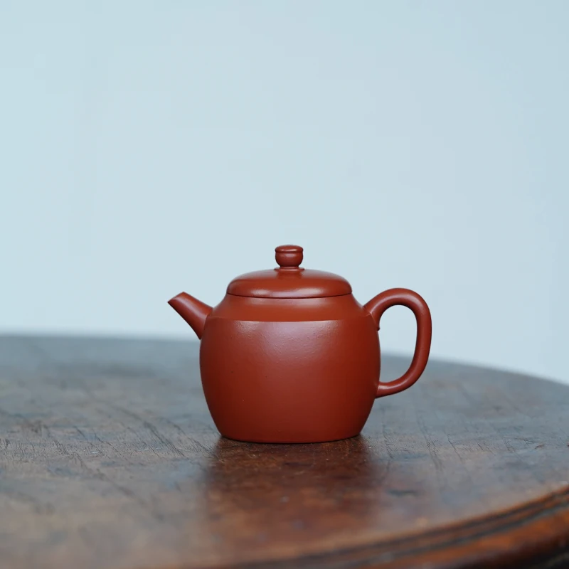 

Yixing Handmade Purple Clay Pot Sketch Pot Kung Fu Teapot Raw Ore Small Coal Kiln Cinnabar Sand Huaigu Pot Chinese Retro