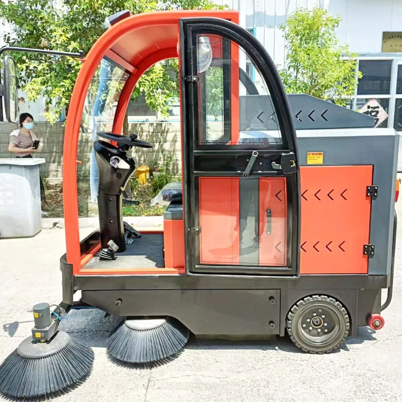 Community sweeper Driving type High-efficiency cleaning spray dust suppression Industrial grade sweeper Garbage cleaning vehicle