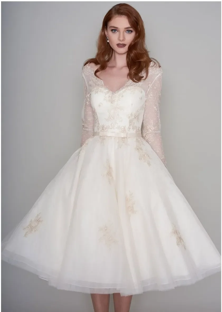 

Elegant A-line long sleeve knee-length short wedding dress lace V-neck sexy low back women formal reception bridal dress