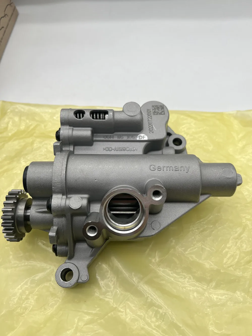 Genuine OEM 06H115105AM 06H115105DF Oil Pump For VW GTI Tiguan AUDI A4 A5 1.8 2.0 TFSI CDA CDH CDN CAEB 06H115105AP 06H115105AK
