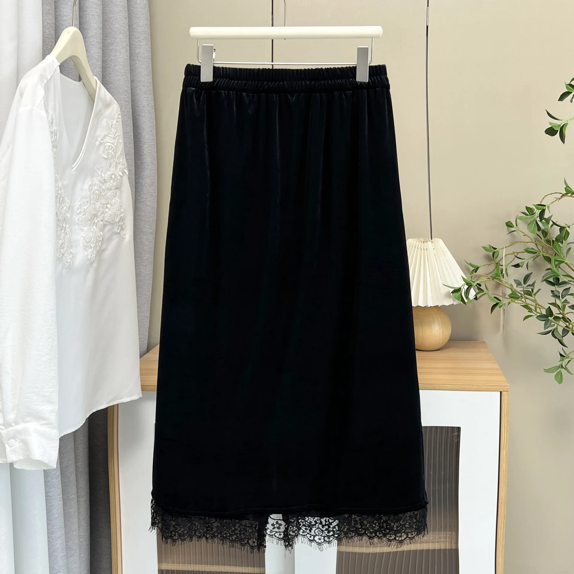 XXXXL موضة حجم كبير التنانير النسائية الجديدة ريترو الدانتيل مخيط القطيفة 2025 الخريف منتصف طول تنورة #3