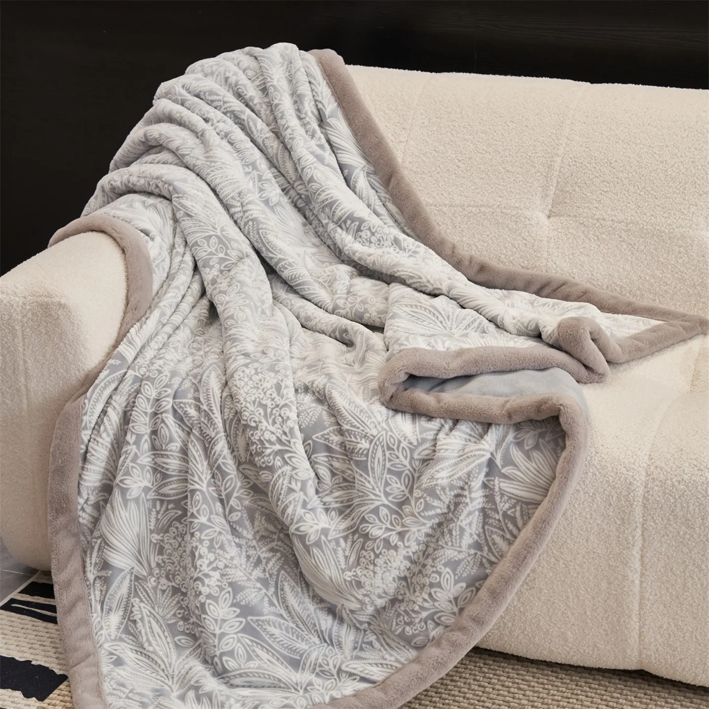 Light Luxury Carved Velvet Milk Fleece Blanket Winter Thick Warm Three Layer Quilt Bed Sofa Cover Office Nap 150x200cm 200x230cm
