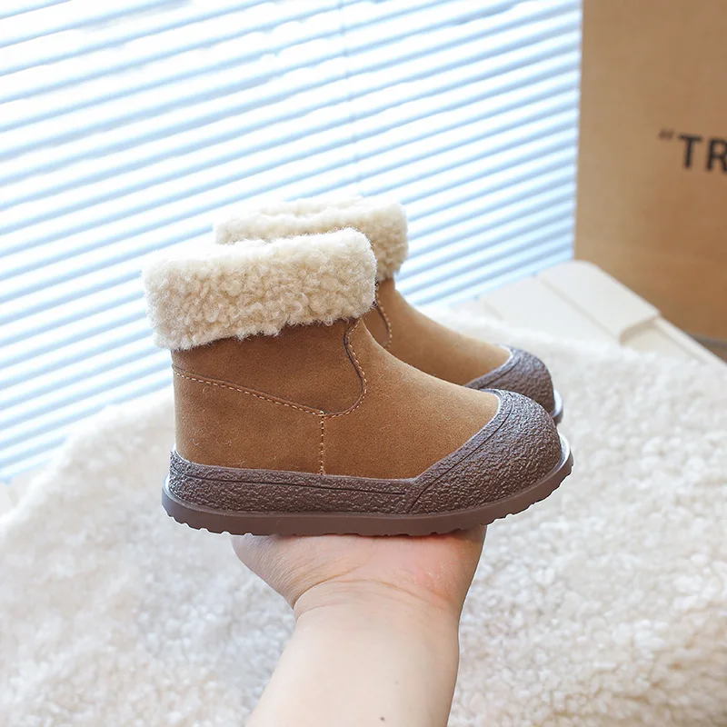 

Детские повседневные короткие ботинки для девочек, зима 2021, новые модные нескользящие универсальные плюшевые зимние ботинки в корейском стиле с мягкой подошвой