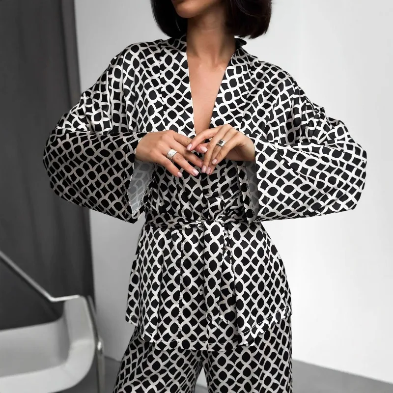 2026 European American Autumn Women's Lounge wear New Printed Loose Satin Long Sleeved Pajamas Two Piece Set XL Size Two Pieces
