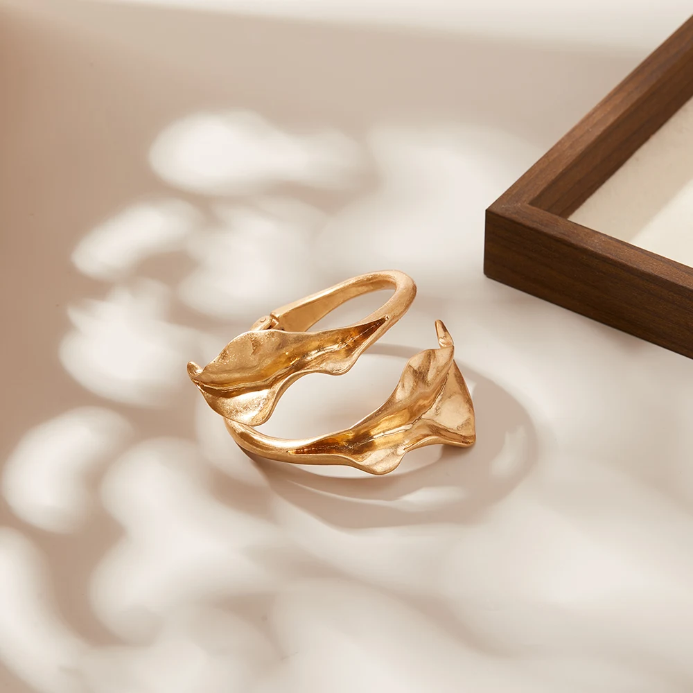 

Irregular Cuff Bangles For Women Girls Heavy Smooth Gold Color Metal Zinc Alloy Bangles Glossy Fashion Women' Jewelry