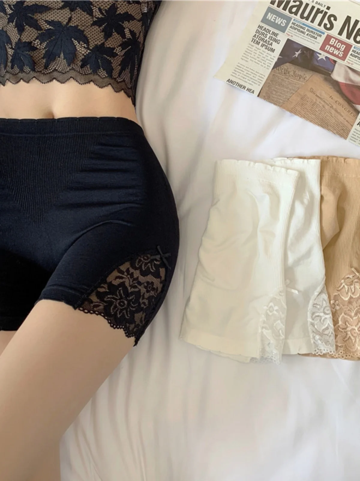 Breathable Lace Trim Safety Pants Mid-Waist Tummy Control Three-Quarter Length Base Layer Pants Anti-Light Underwear
