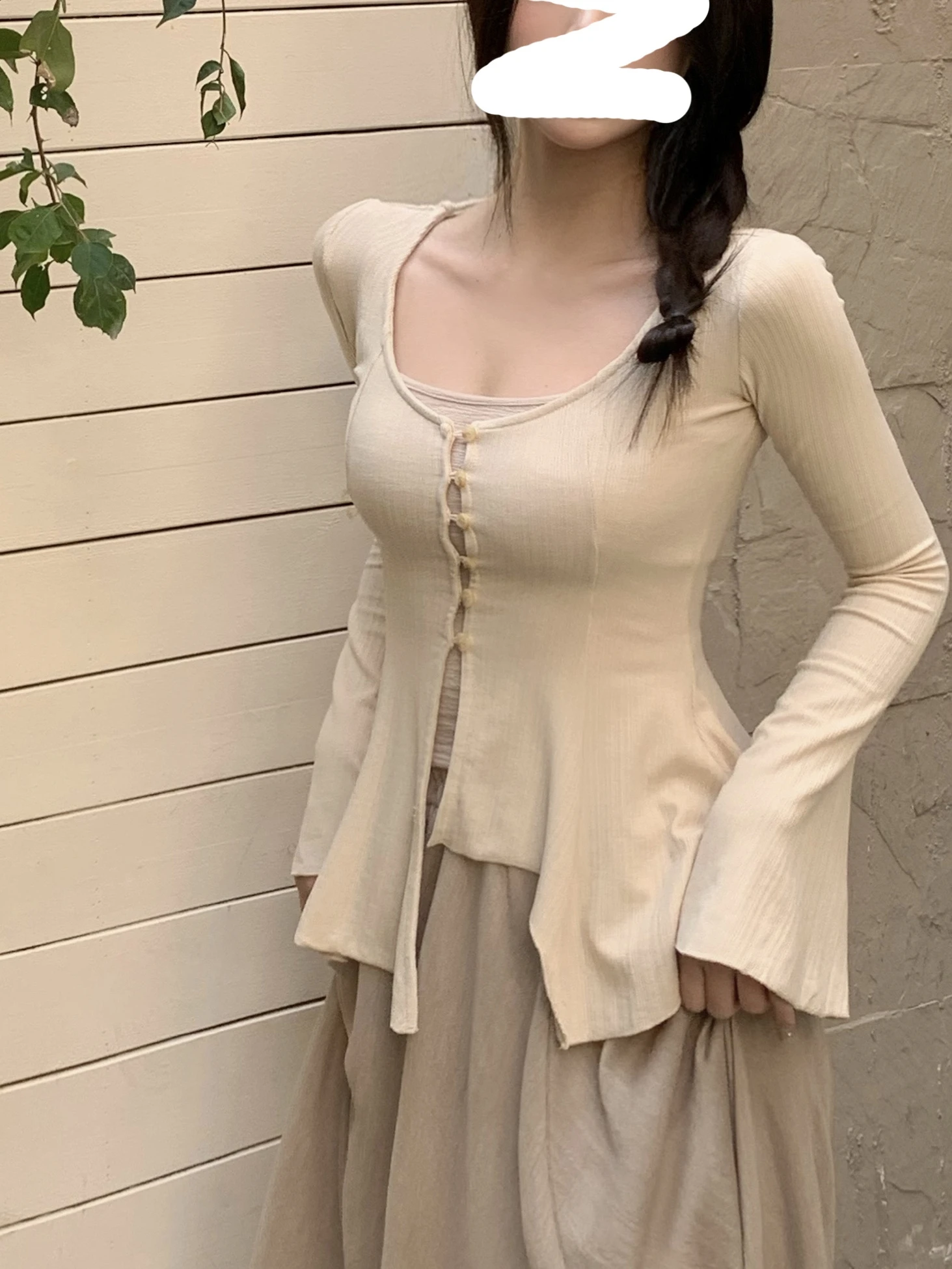 

Повседневный модный женский комплект: футболка с длинным рукавом и асимметричный укороченный кардиган, премиум-класс, стиль 2025 года