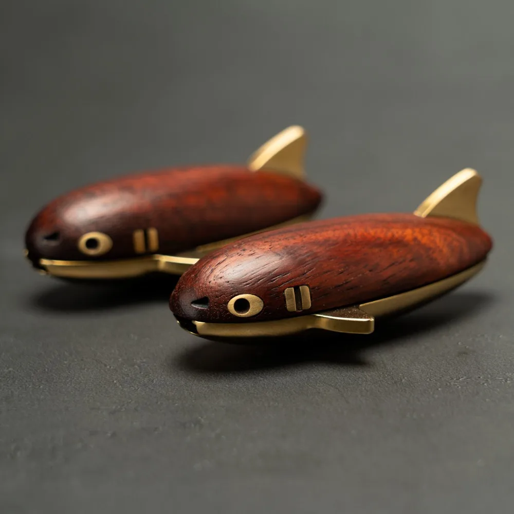 HF EDC Red Bean Shark MAX Magnetic High and Low Tones Dingding Fingertip Push Card Decompression Toy