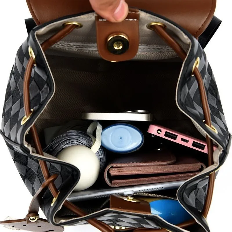 حقيبة ظهر نسائية من جلد البولي يوريثان الناعم باللون الأسود كاجوال متعددة الوظائف حقيبة جامعية سعة حقيبة كتف بمقبض للسفر