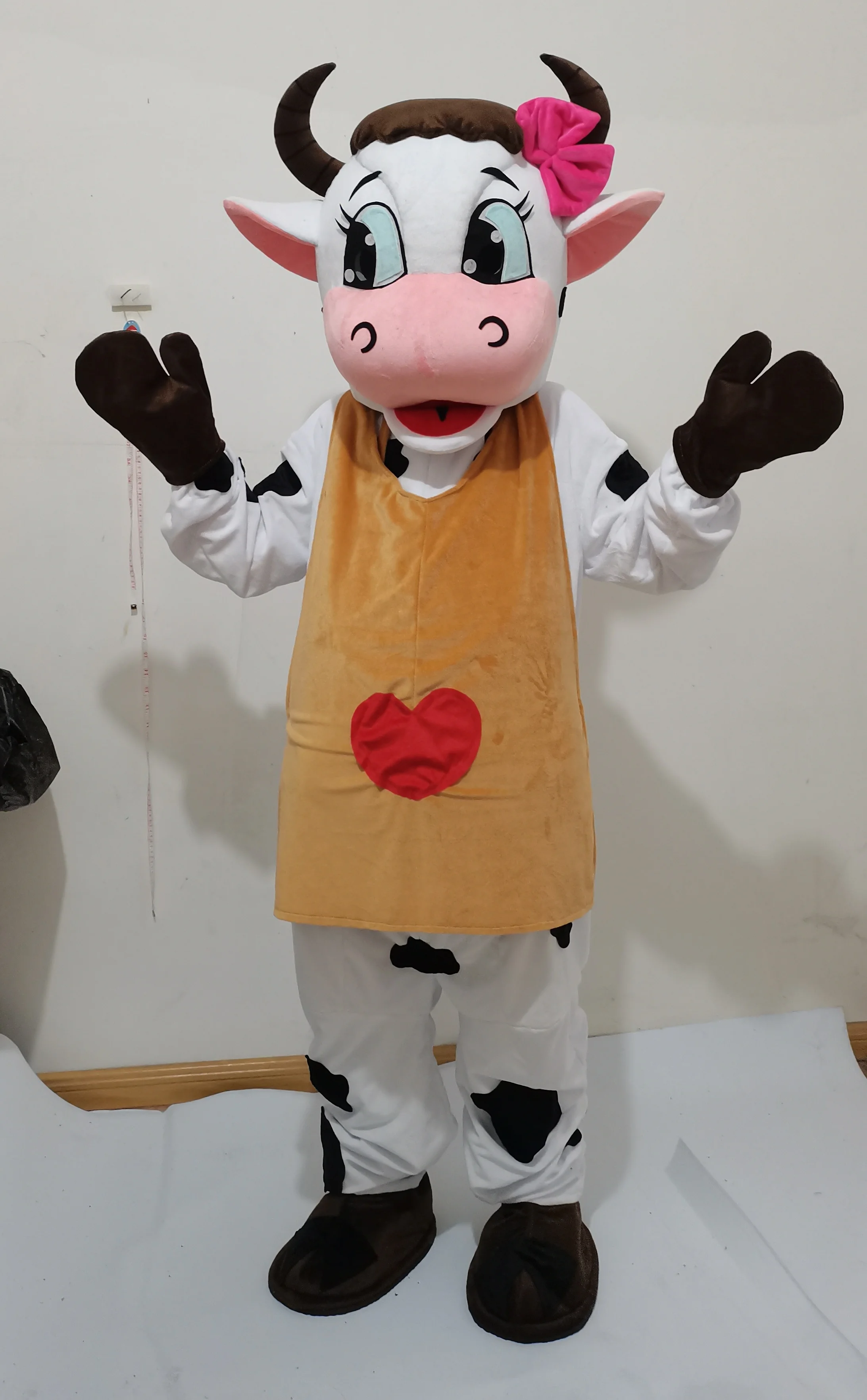 Cute farm cow cartoon mascot costume adult cosplay calf cartoon figure