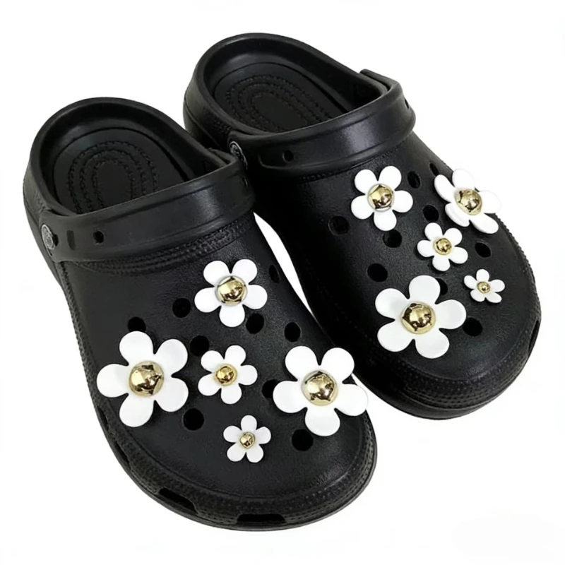 New Best Selling Hole Shoes Charms Ready To Put on White Daisy Sunflower Combination Suit Shoe Buckle Girlish Shoes Accessories