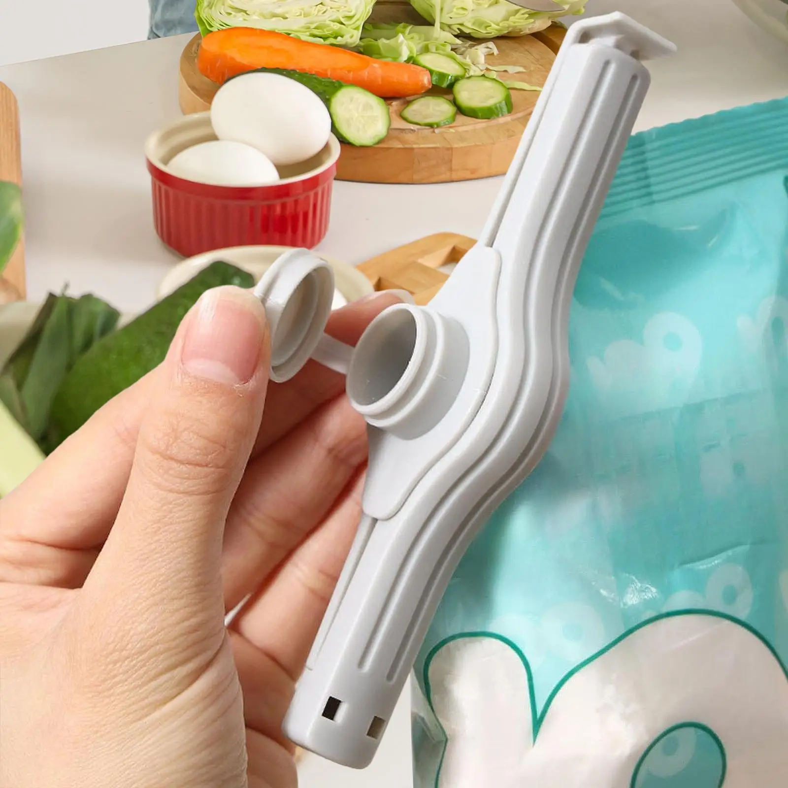 

Food Sealing Clip 4.5cm Dia Fresh Keeping Reusable with Nozzle Outlet Mouth Sealer Clamp for Office Coffee Bread Household Home