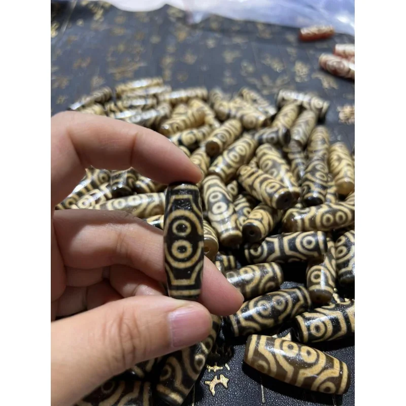 Factory Wholesale High Oil Coated Pulp Weathering Delicate 40mm Old Tooth Yellow Tibet Beads