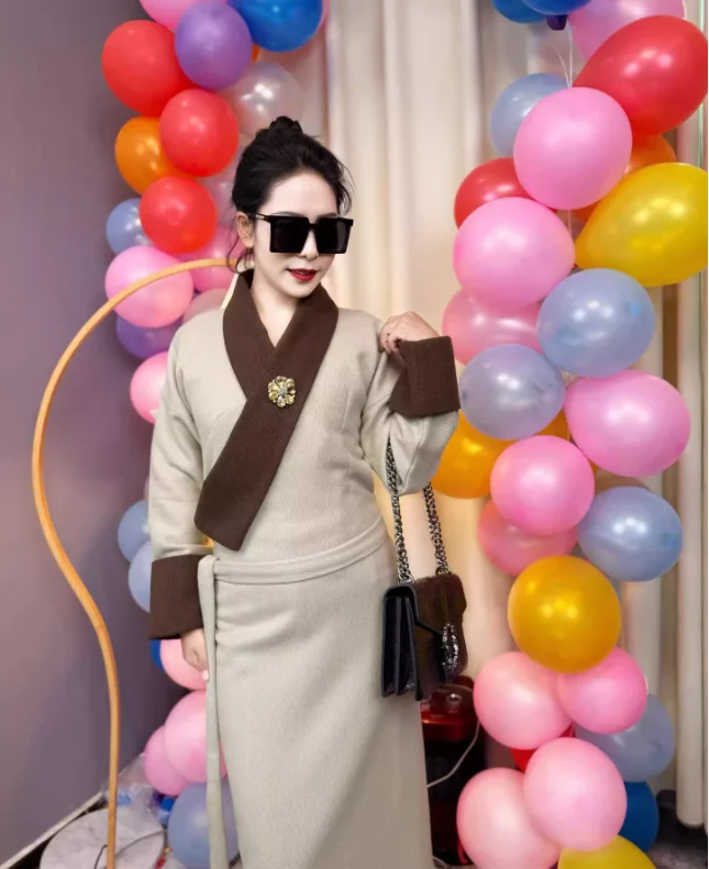 

Chinese Women Xizang Bola Dress Ethnic Style Dress Tibetan Clothes