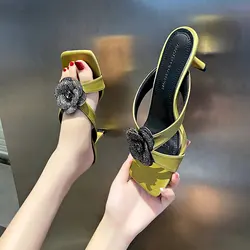 Pantofole con tacco alto fiore di cristallo per donna sandali con punta quadrata a Clip semplici scarpe da festa firmate con tacco sottile per donna