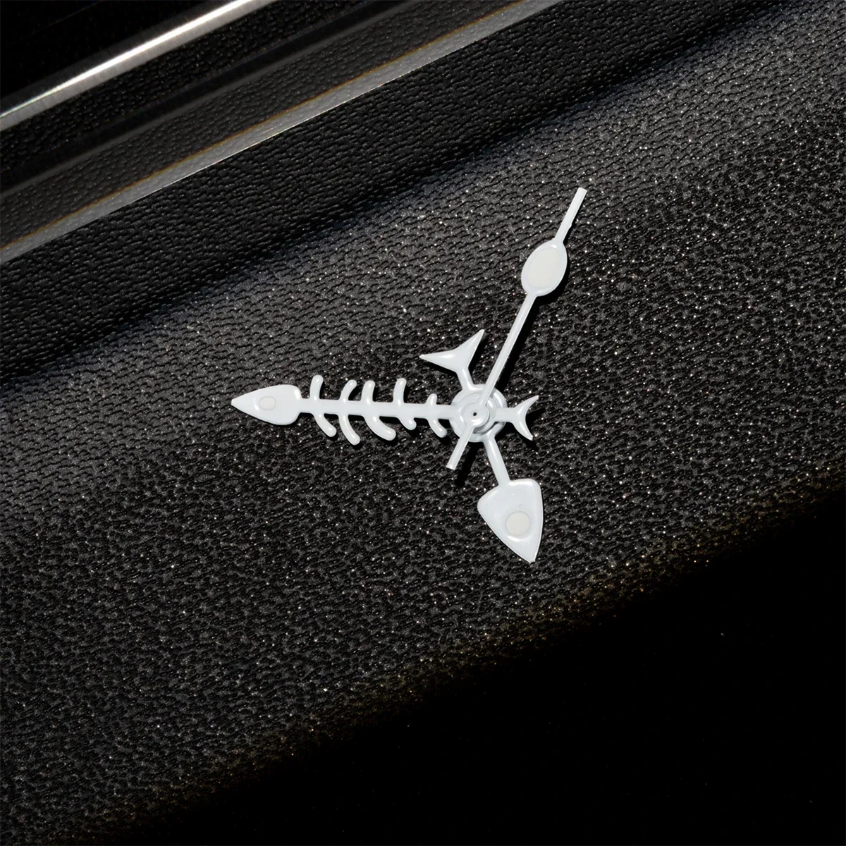 Green Luminous Watch Hands for NH35/NH36 Movement 3 Needles White/Black Fishbone Watch Needle Accessories Diving Watch Parts