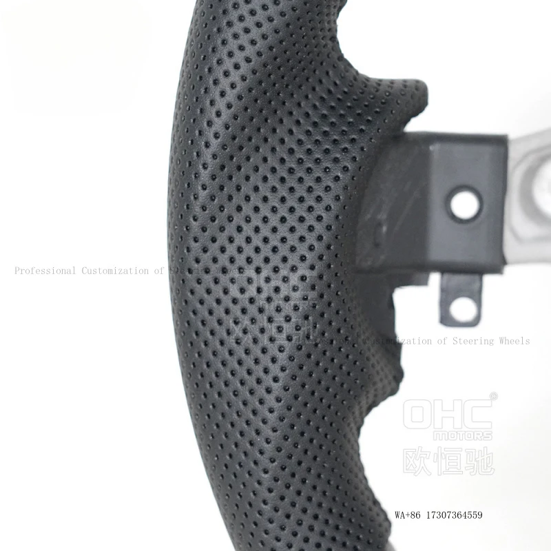 New Suitable for 15-22 Toyota Hilux models, steering wheel modification and upgrade to wood-grain pickup truck steering wheel