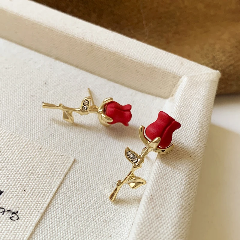 Inlaid Rhinestone Acrylic Rose Flower Earrings for Women 2024 New in Style Red Rose Stud Earring Gorgeous Luxury Jewelry Gifts