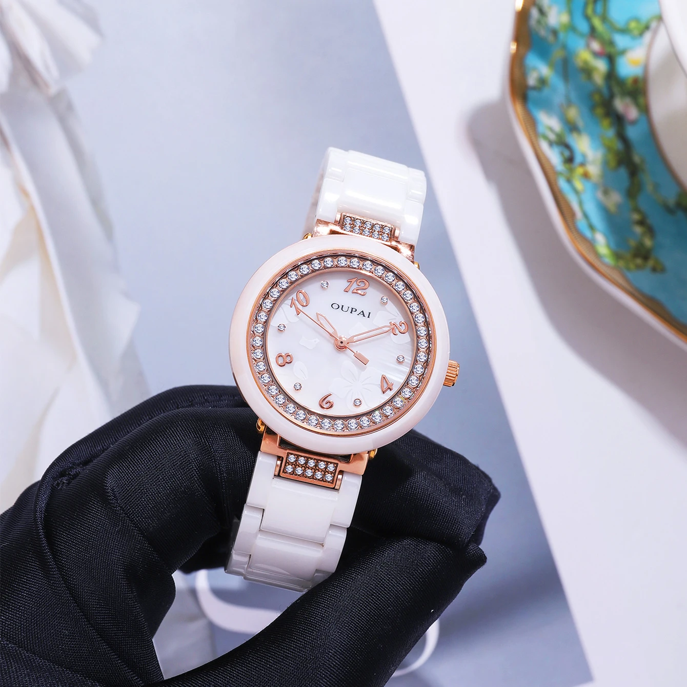 Oupai reloj elegante con correa de cerámica blanca de forma redonda, conjunto de cuarzo para mujer con diamantes y diamantes, reloj sencillo a la moda para mujer