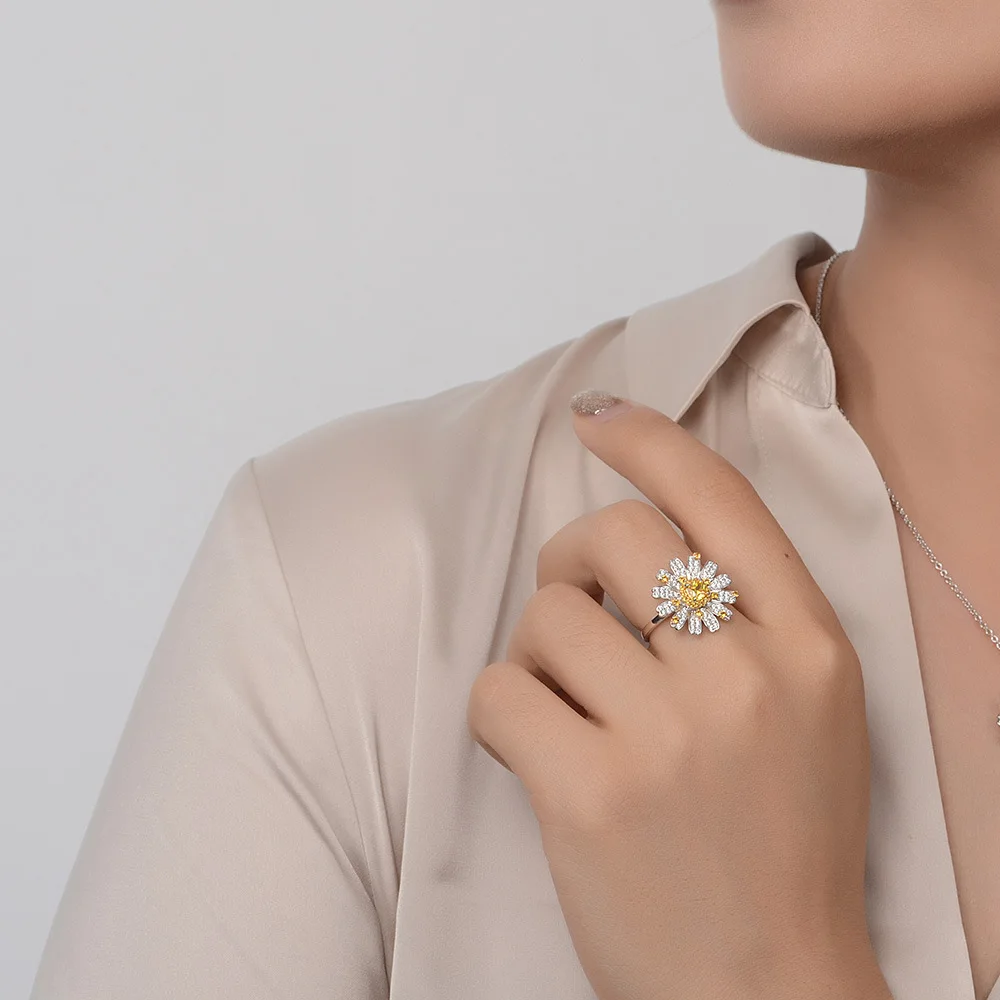 New S925 Fat Square 4 * 4 Flower Fashion Personalized Luxury Creative Daisy Ring Engagement Jewelry