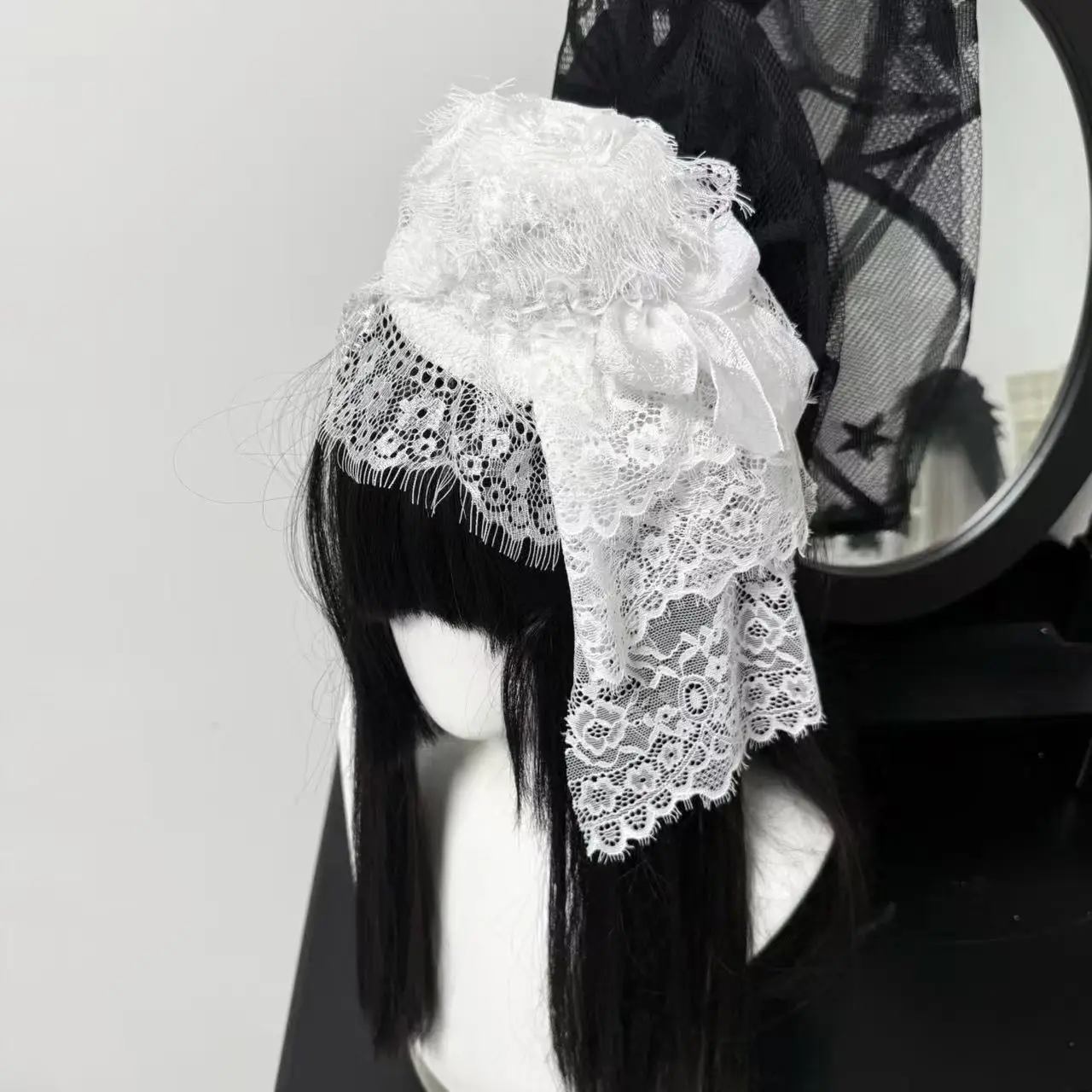 Vintage Lolita Mini chapeau haut-de-forme femmes élégant blanc/noir dentelle fleur fête Bonnet casquette pince à cheveux casque Cosplay chapeaux