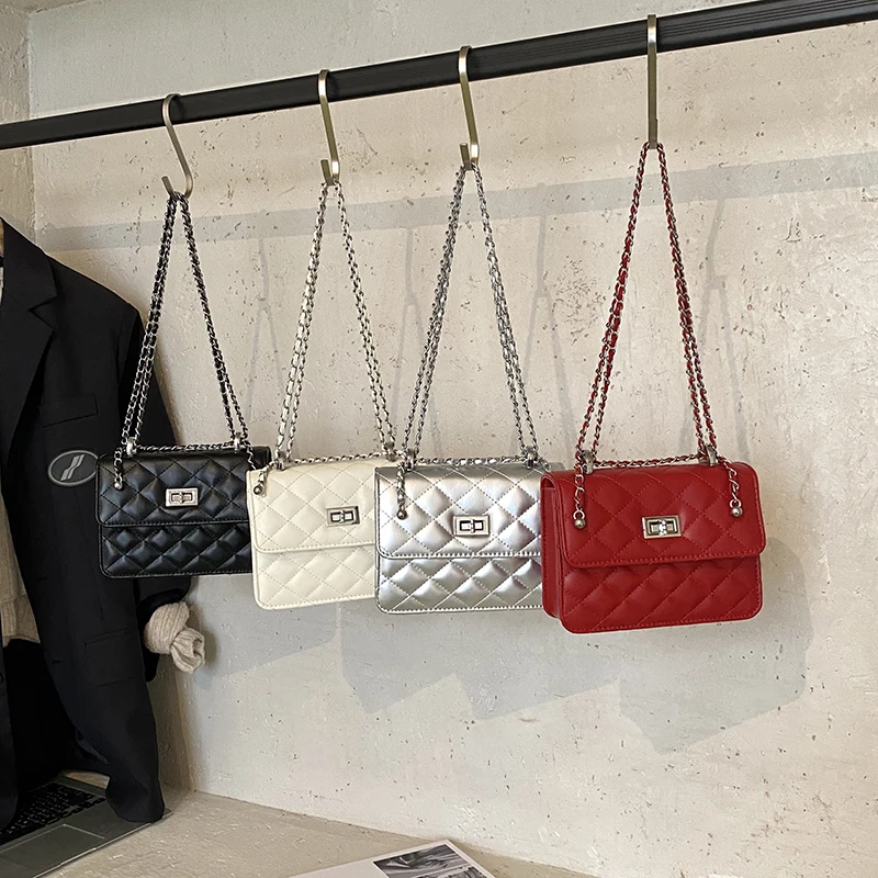 

Minimalist Unique Casual Shopper Purse Bag For Women With Vintage Fashion Trendy Logo And Simple Design