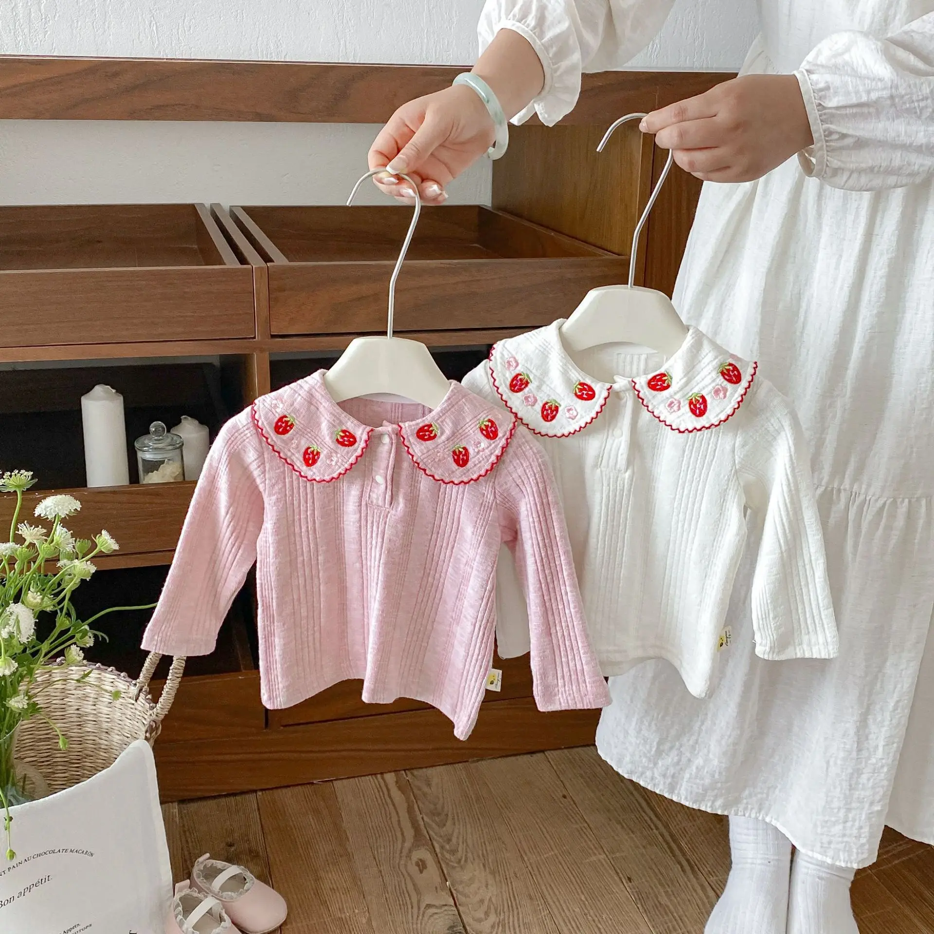 2026 Autumn New Girls Long Sleeve T Shirts Sweet Baby Girl Strawberry Bottoming Lapel Bottoming Shirts Cotton Toddler Clothes