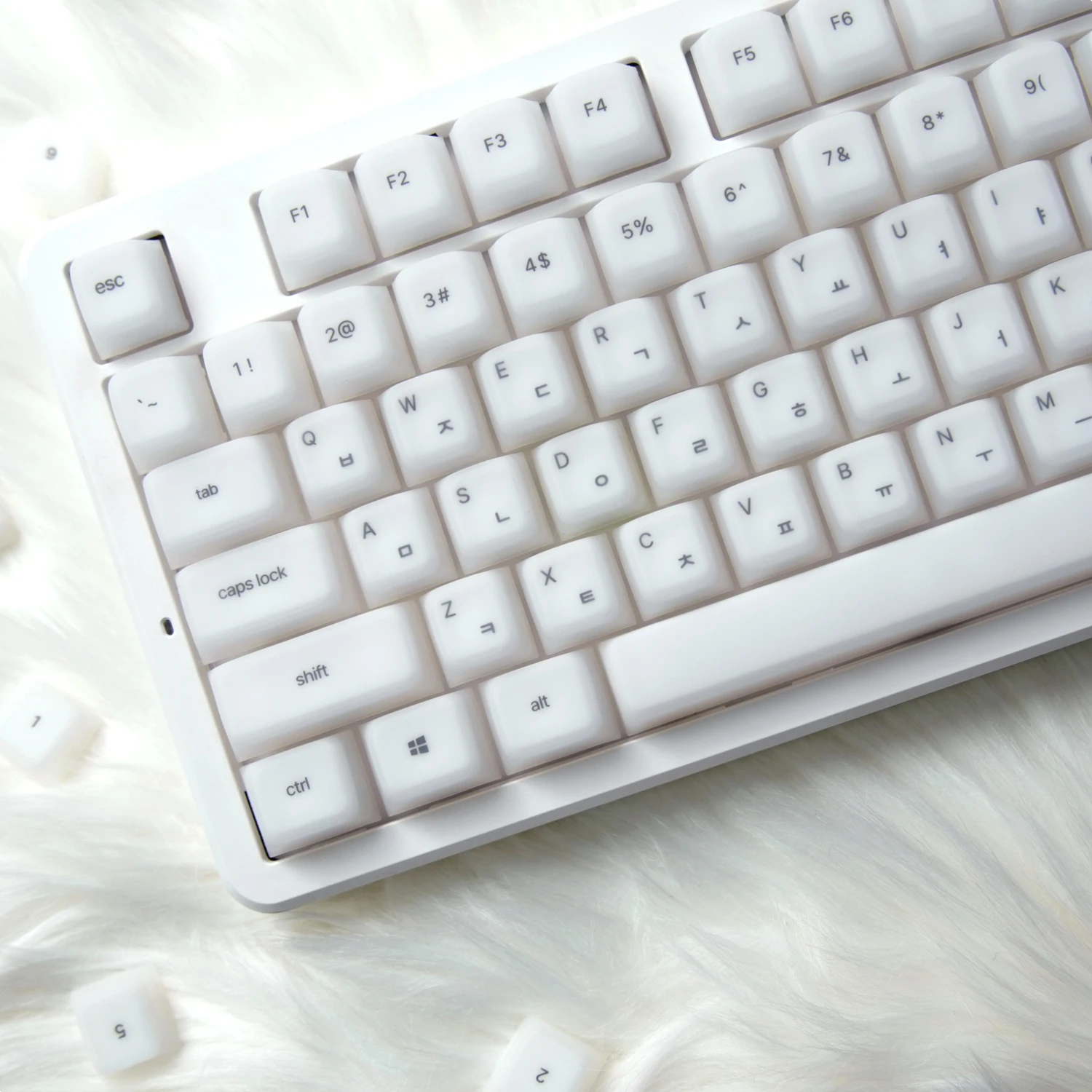 

Korean Hangul Keycaps Silicone PC Cherry Profile PC for custom Gaming mechanical keyboard personalized pink 113 key caps