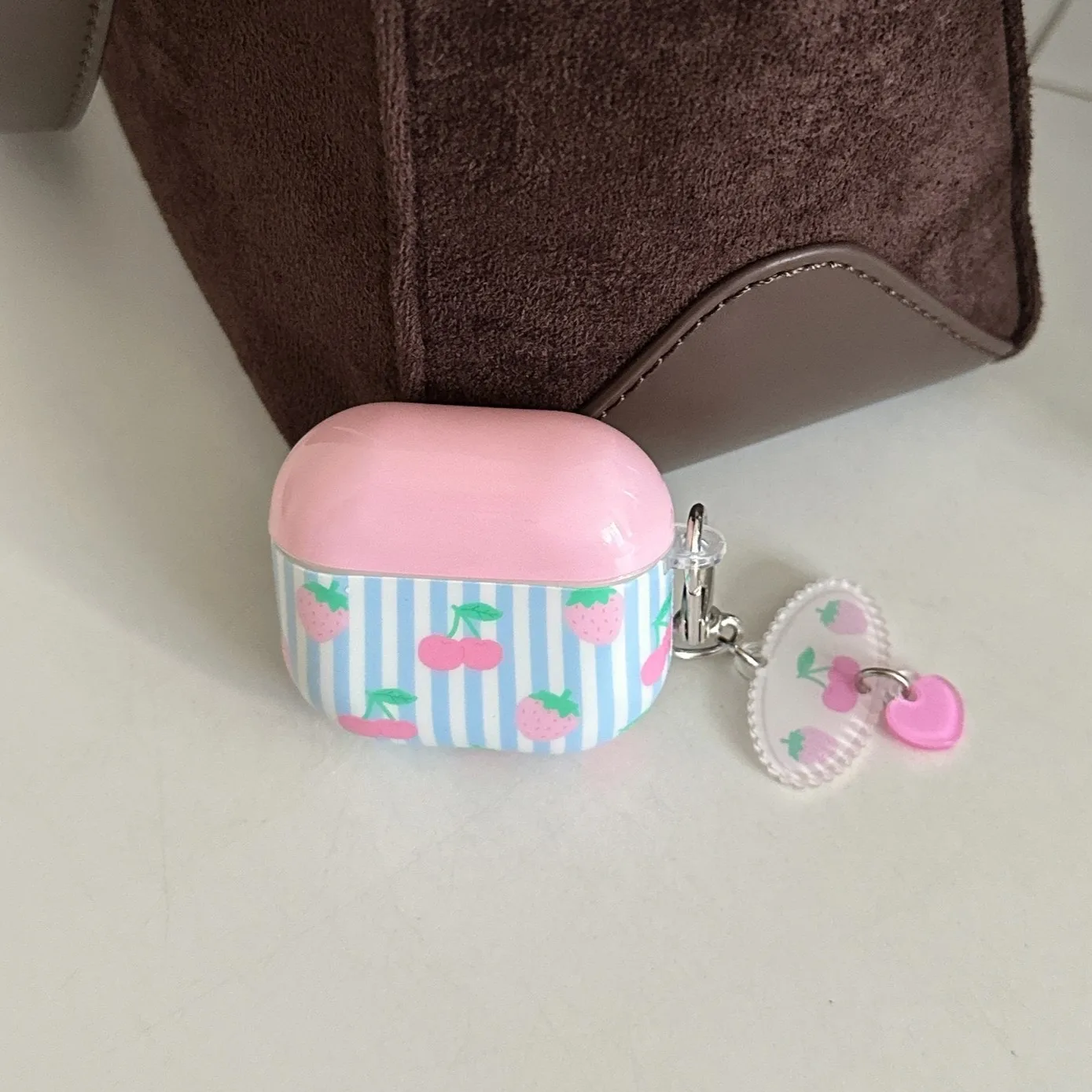 Blau gestreift rosa Erdbeere Kirsche + ovales Herz Anhänger Kopfhörerhülle geeignet für Apple/Für Airpods Pro2 Hülle/Für Airpods3 Hülle/Für Airpods2 Hülle/Modische Damen Kopfhörerhülle