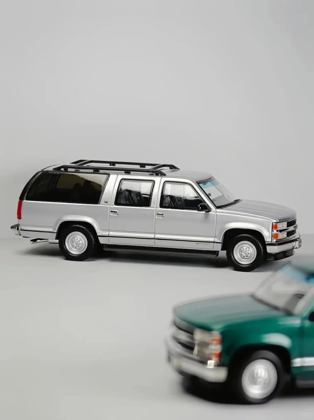 New 1:64 Bliss Gmc-Suburban Gmt400-Chevrolet 2026 Hec Tmcs