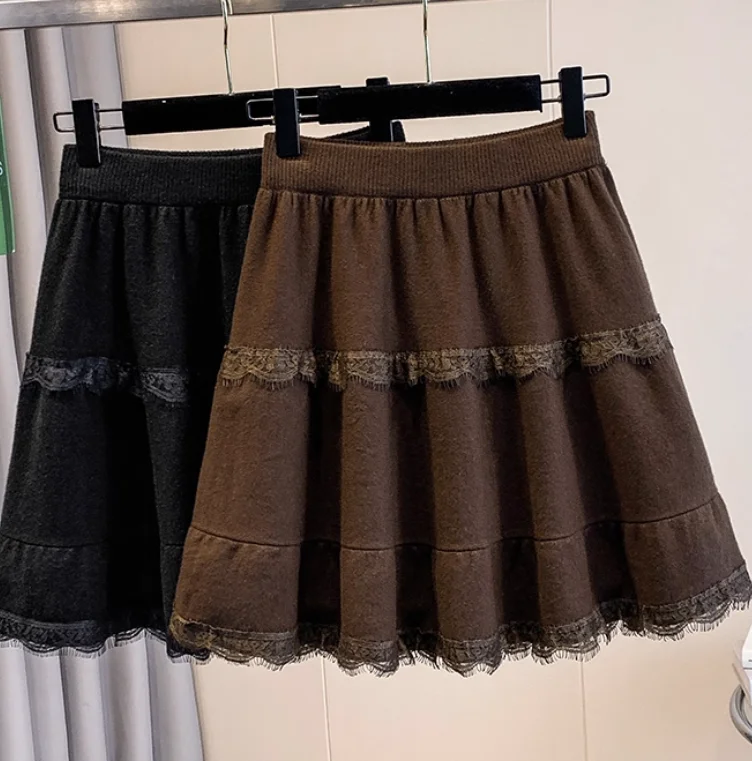 Grote Maat Vrouwen Herfst Nieuwe Mode Veelzijdige Leeftijdsverlagende Korte Rok Zoete Kant Veelzijdige Gebreide Temperament Koreaanse Rokken