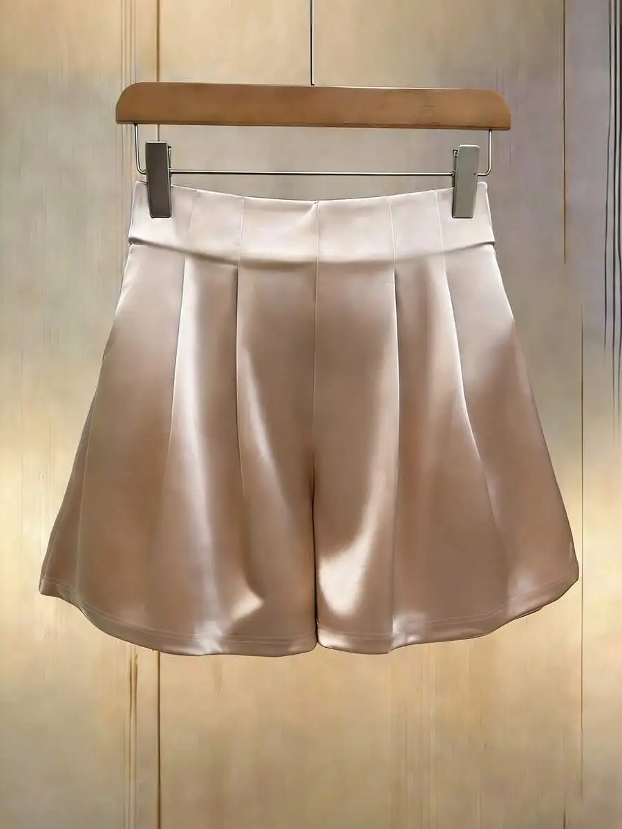 

Women Solid Color Pleated Loose Casual Shorts