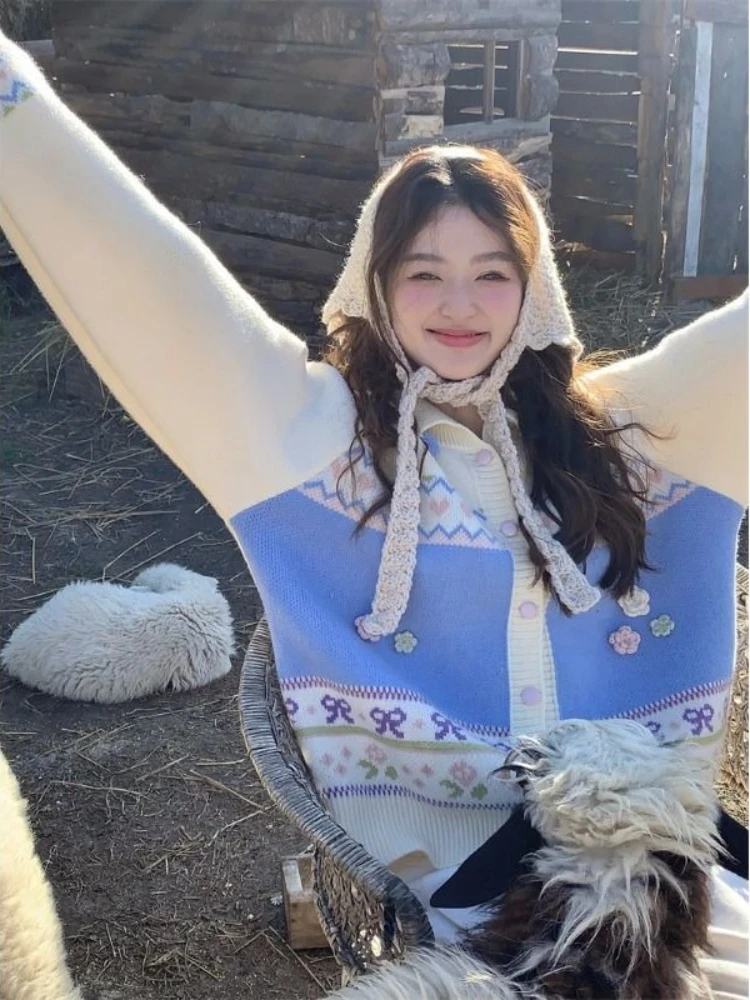 

Korobov Sweet Cute Peter Pan Collar Long Sleeve Contrast Color Jacquard Flower Appliques Knitted Cardigan