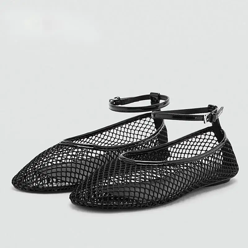 2026 Women's Summer Designer Hollow Breathable Mesh Flats T-strap Belt Buckle Loafers Shoes Casual Outdoor Marry Jane Sandals
