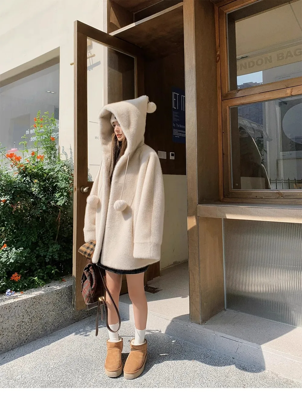 

Female High Street Autumn Winter 2025 Women Faux Fur Jackets Hooded Coat Thick Warm Fluffy Hoodie Outerwear Shaggy Overcoat