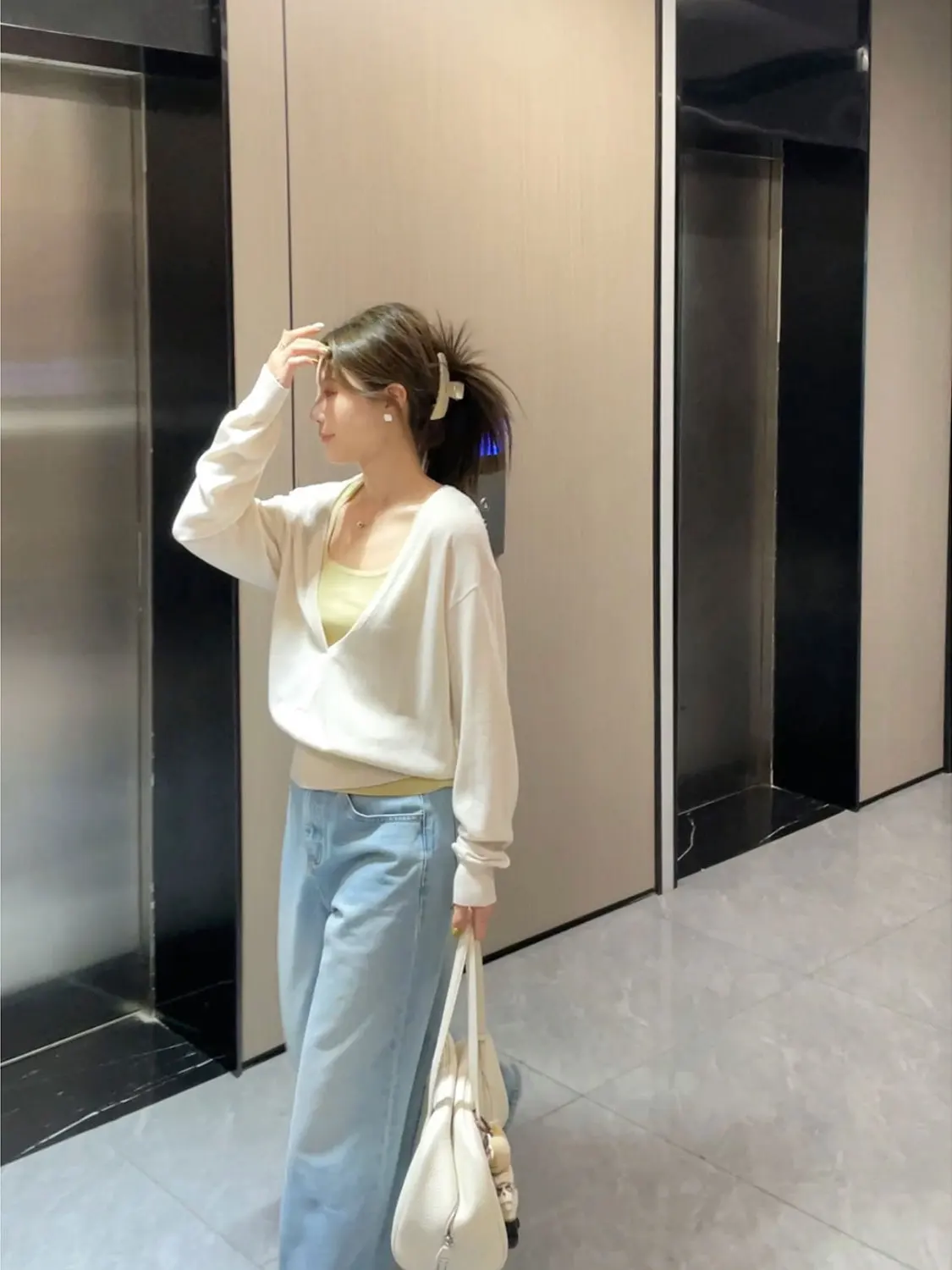 

Spring Fashion Korean Style Loose Fit V-Neck Knitwear Basic Casual Long Sleeve Crew Neck Pullover Sweater for Women