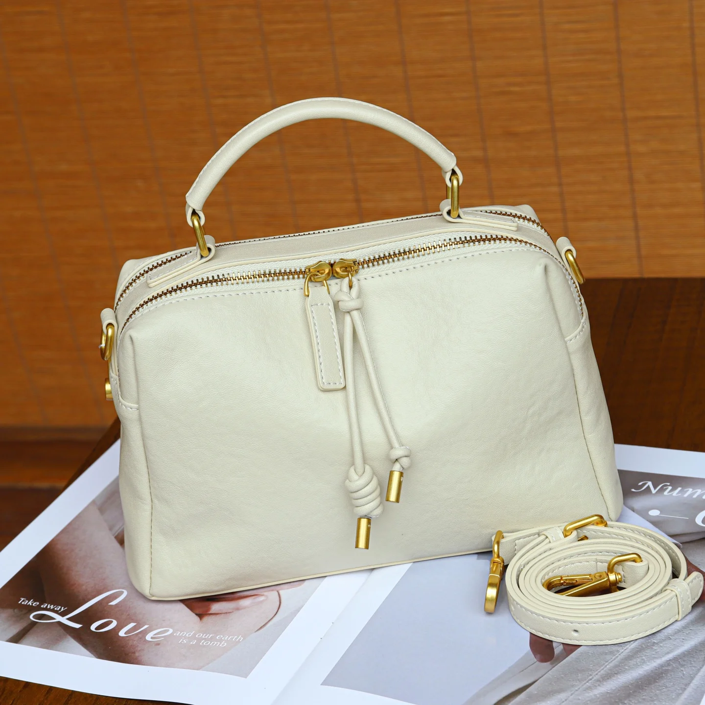 

Натуральная кожаная женская сумка через плечо класса люкс от дизайнерского бренда, маленькая дамская сумочка из воловьей кожи для женщин, новинка 2026 года