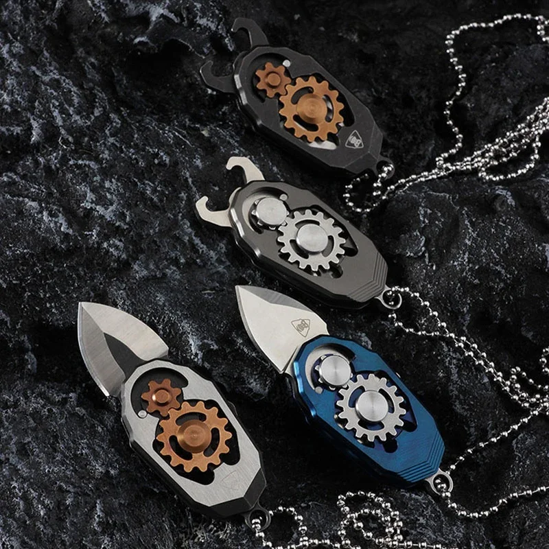 1PCS Creative Multi-function Gear Knife Stainless Steel Portable Portable Mini Folding Knife Outdoor Camping Travel Gadget