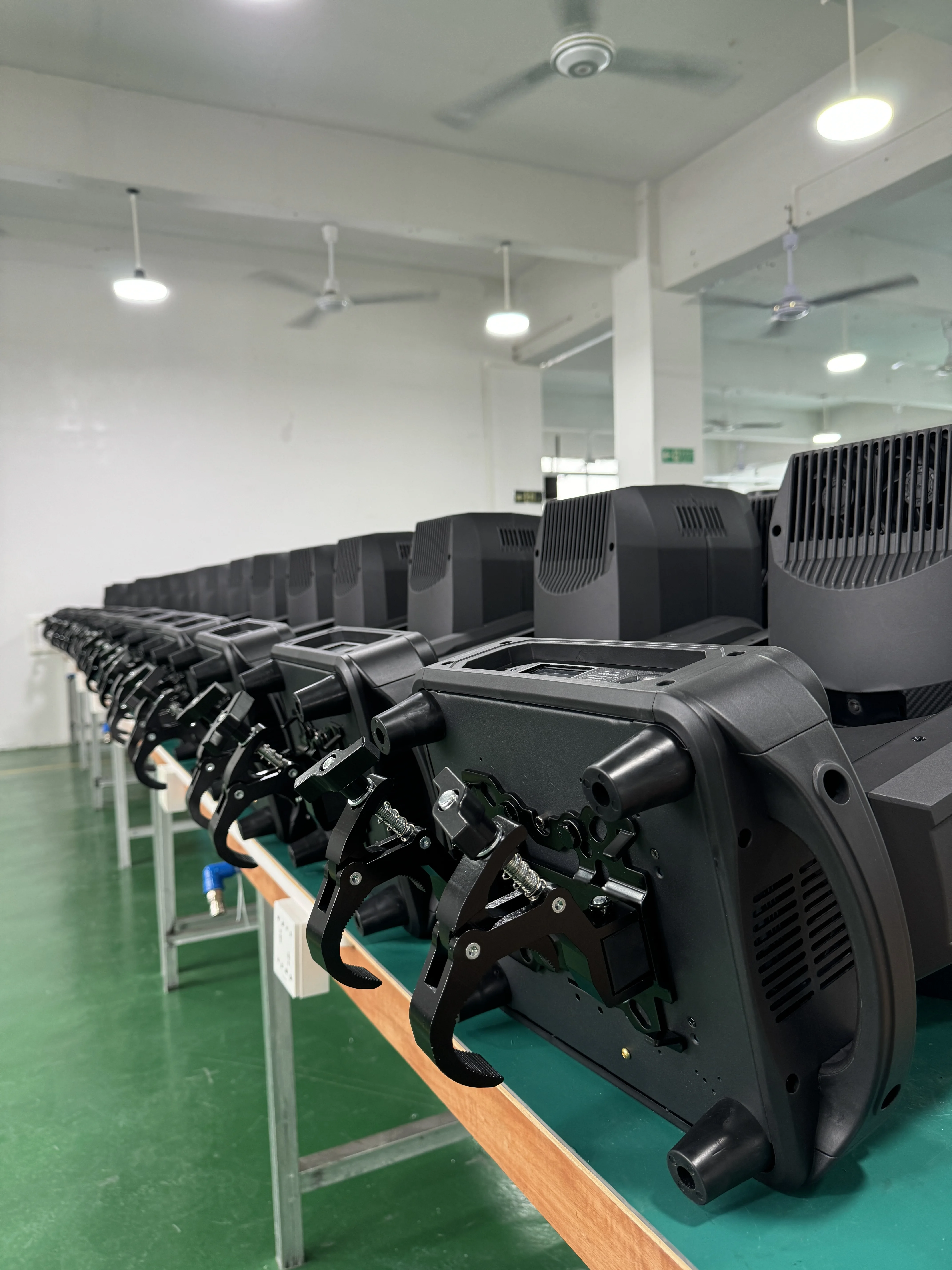 Hot Selling Wholesale Price 500W Large Zoom Range With CMY CTO For Concert Event Theater LED Hybrid Moving Head Light