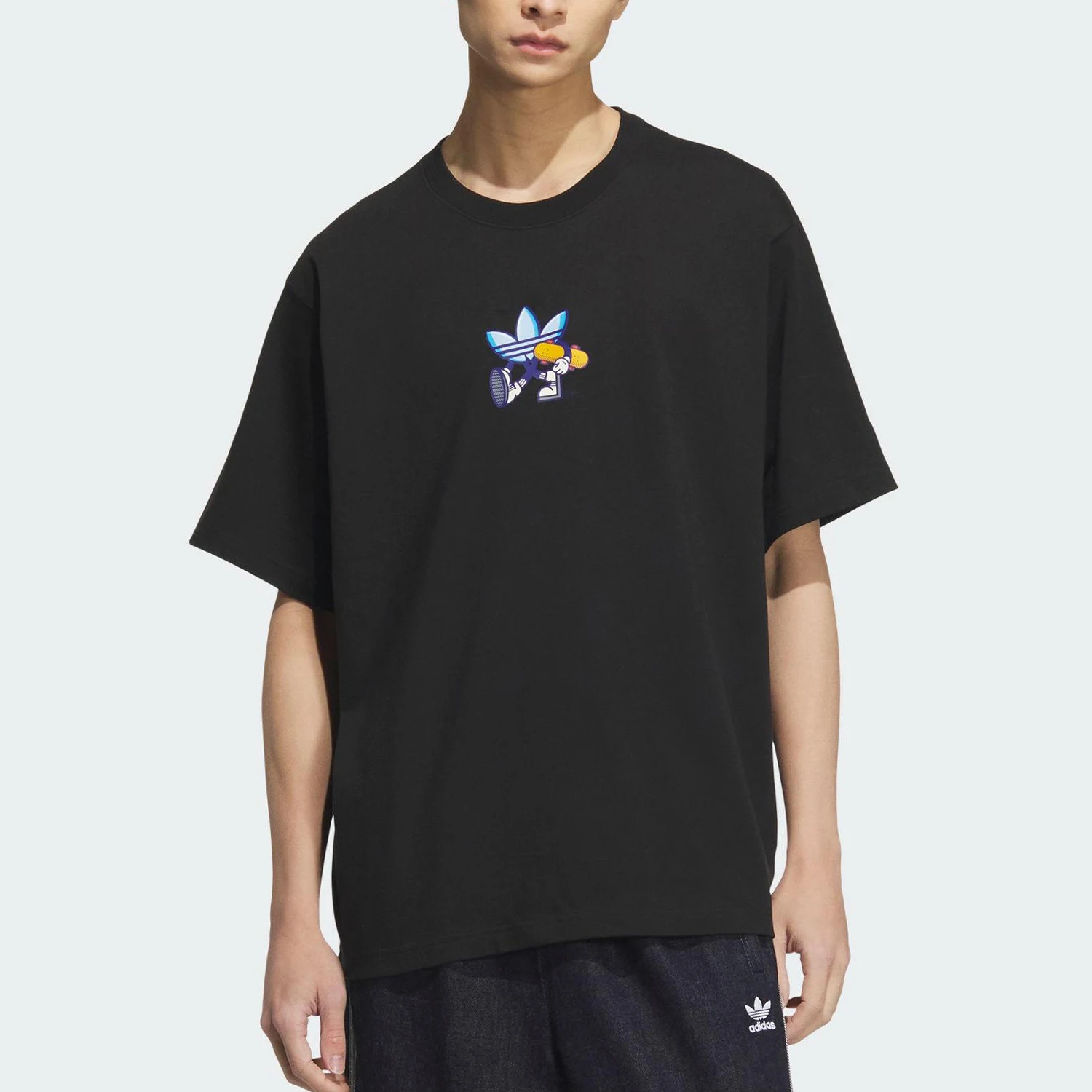 

Adidas Genuine Trefoil Мужская свободная повседневная дышащая футболка с круглым вырезом KC3111