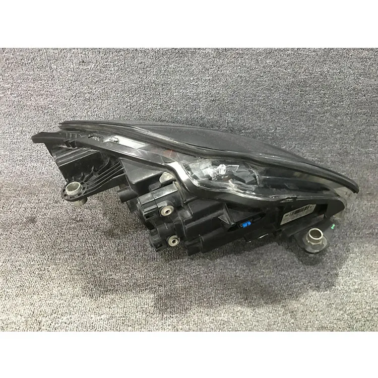 High Quality OEM/ODM Headlamps for Mercedes-Benz 197 Car 6000k Color Temperature Long Expiration Date